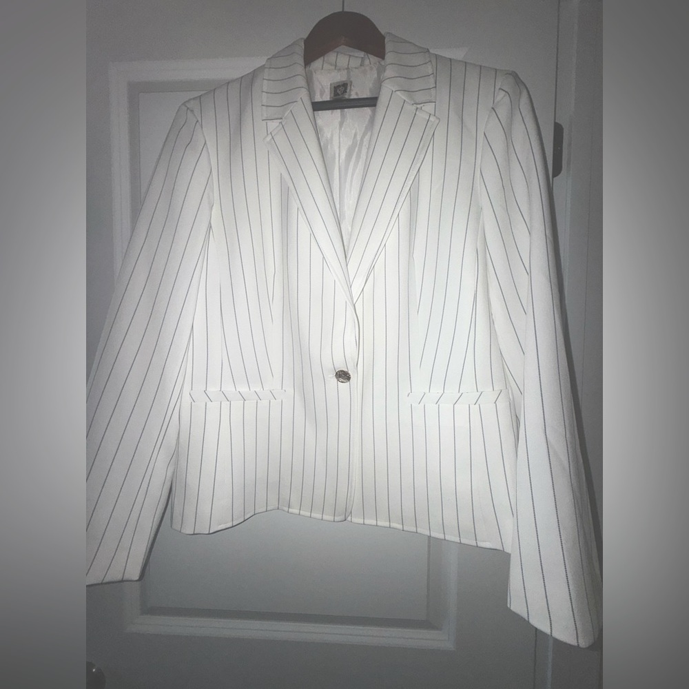 White Ann Klein Blazer with blue stripes